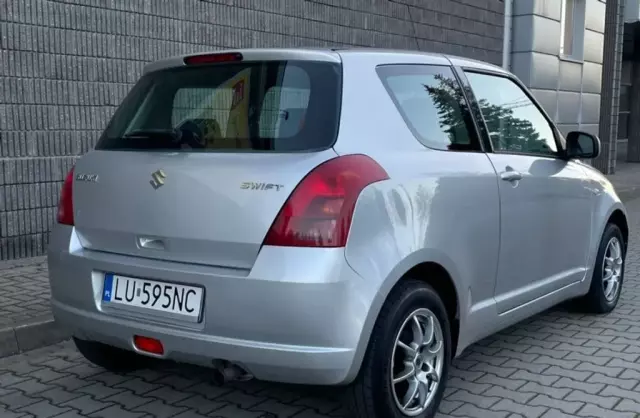 SUZUKI Swift 