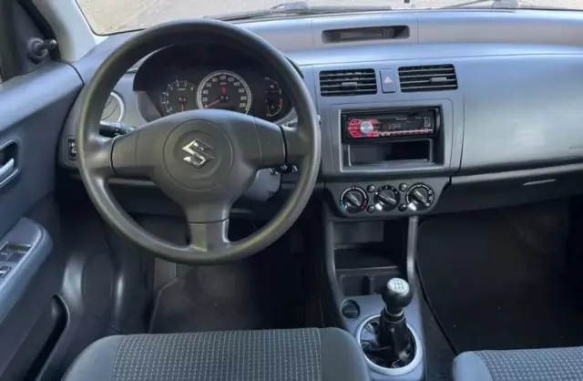 SUZUKI Swift 