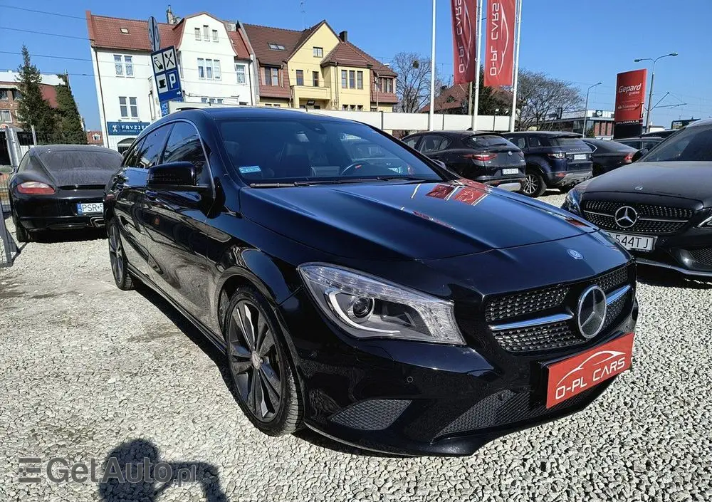 MERCEDES-BENZ CLA 180 Peak Edition