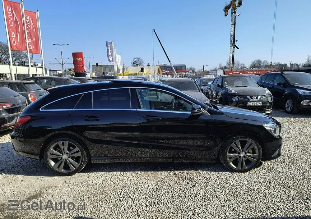 MERCEDES-BENZ CLA 180 Peak Edition