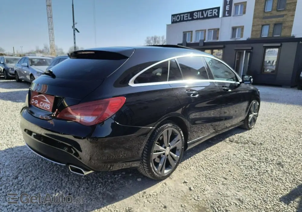 MERCEDES-BENZ CLA 180 Peak Edition