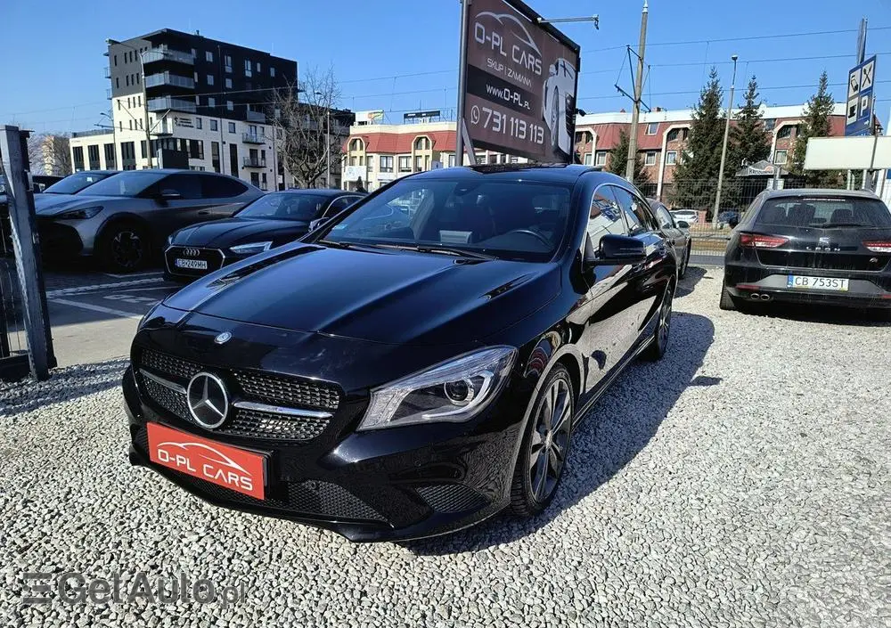 MERCEDES-BENZ CLA 180 Peak Edition