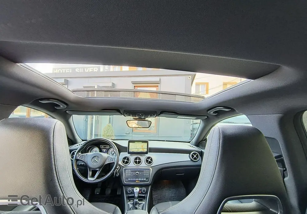 MERCEDES-BENZ CLA 180 Peak Edition