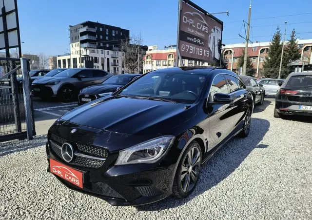 MERCEDES-BENZ CLA 180 Peak Edition