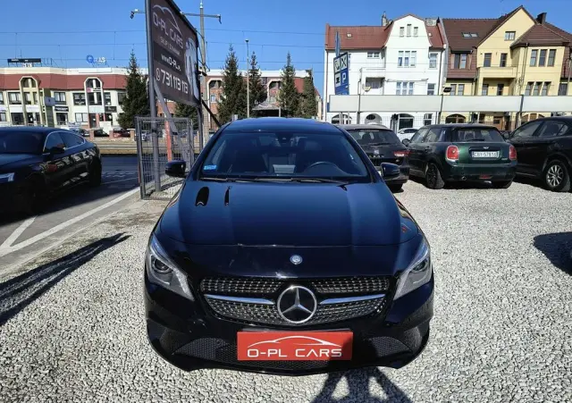 MERCEDES-BENZ CLA 180 Peak Edition
