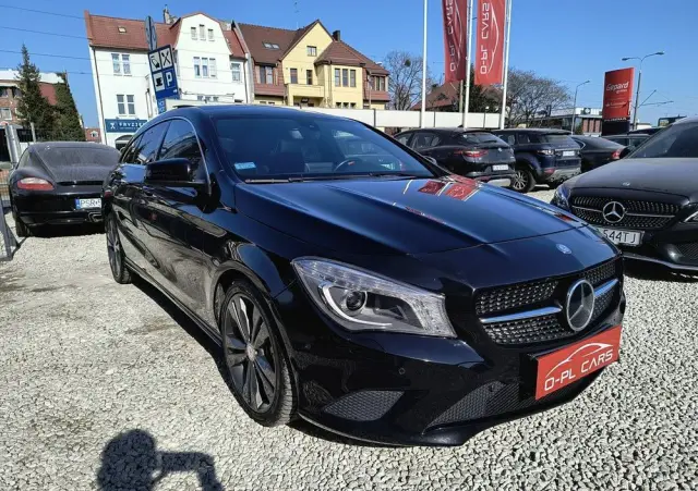 MERCEDES-BENZ CLA 180 Peak Edition