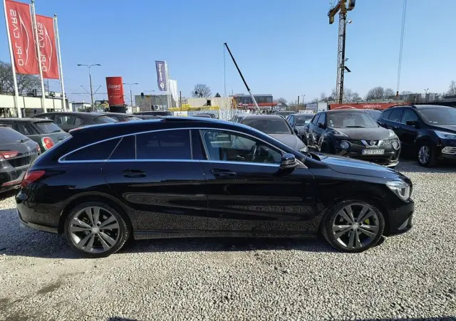 MERCEDES-BENZ CLA 180 Peak Edition