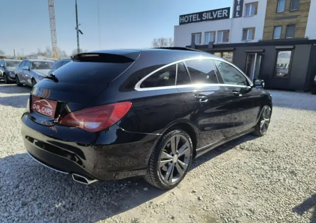 MERCEDES-BENZ CLA 180 Peak Edition