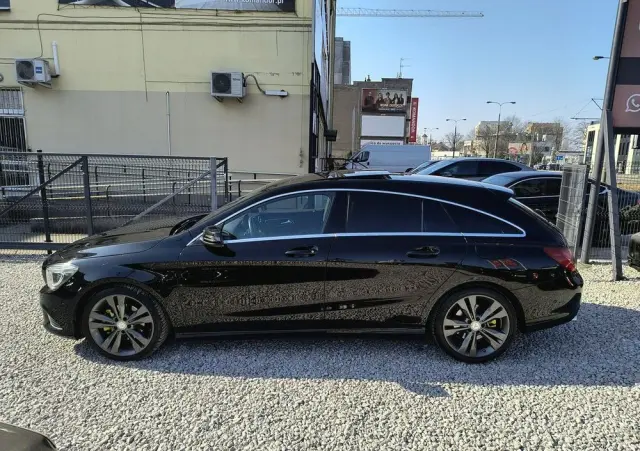 MERCEDES-BENZ CLA 180 Peak Edition