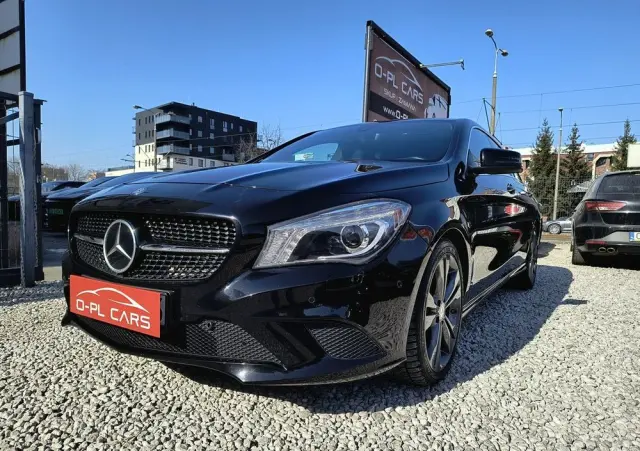 MERCEDES-BENZ CLA 180 Peak Edition