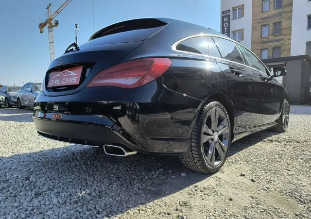 MERCEDES-BENZ CLA 180 Peak Edition