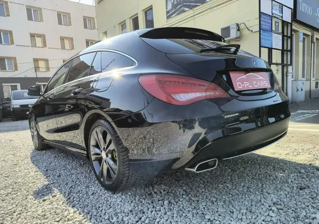 MERCEDES-BENZ CLA 180 Peak Edition