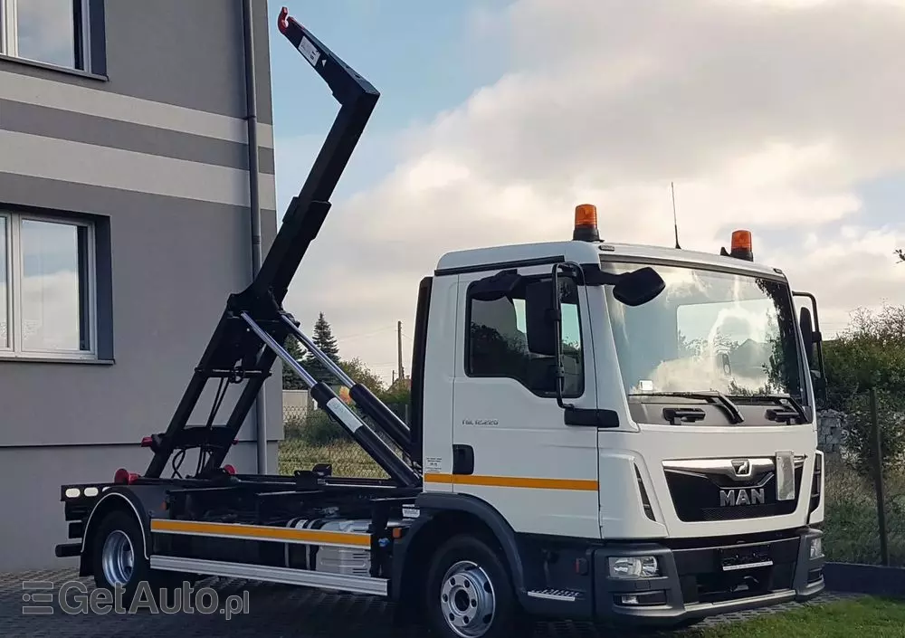 MAN TGL 12.220 HAKOWIEC 4x2 KLIMA 