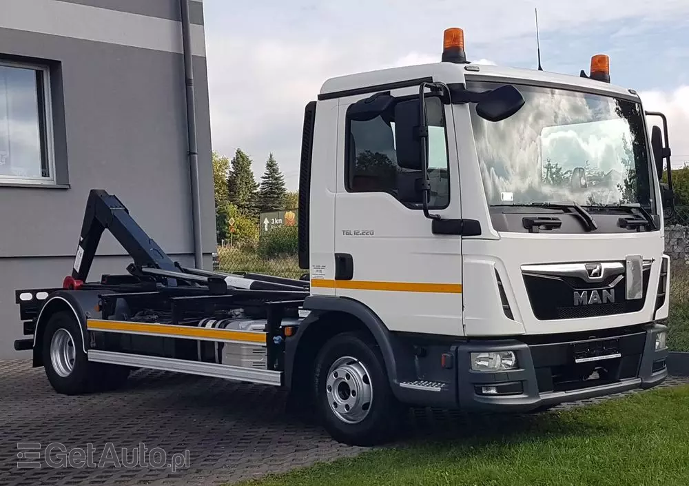 MAN TGL 12.220 HAKOWIEC 4x2 KLIMA 