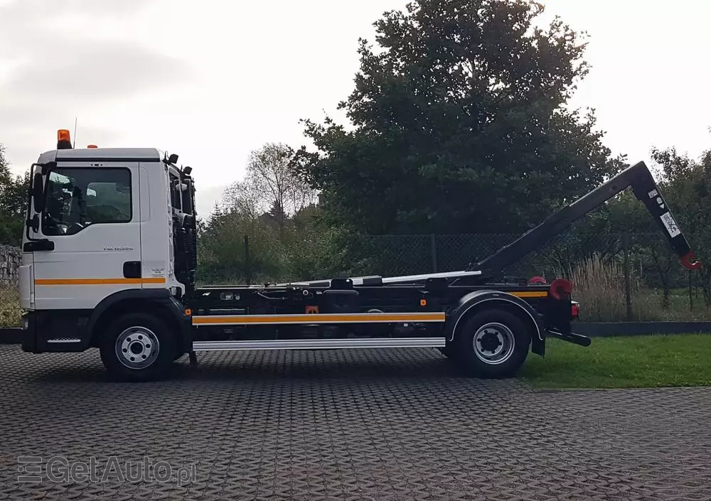 MAN TGL 12.220 HAKOWIEC 4x2 KLIMA 