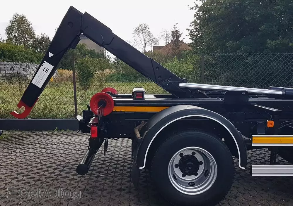 MAN TGL 12.220 HAKOWIEC 4x2 KLIMA 