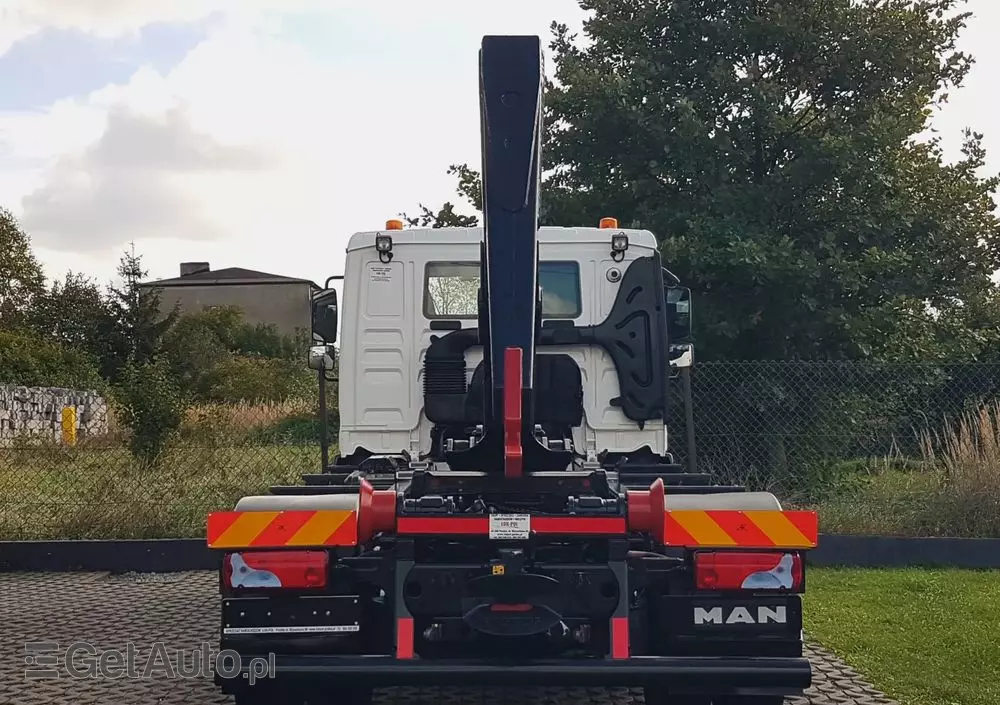 MAN TGL 12.220 HAKOWIEC 4x2 KLIMA 