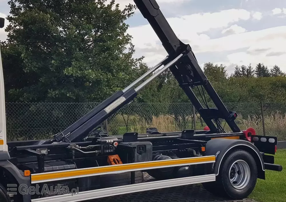 MAN TGL 12.220 HAKOWIEC 4x2 KLIMA 