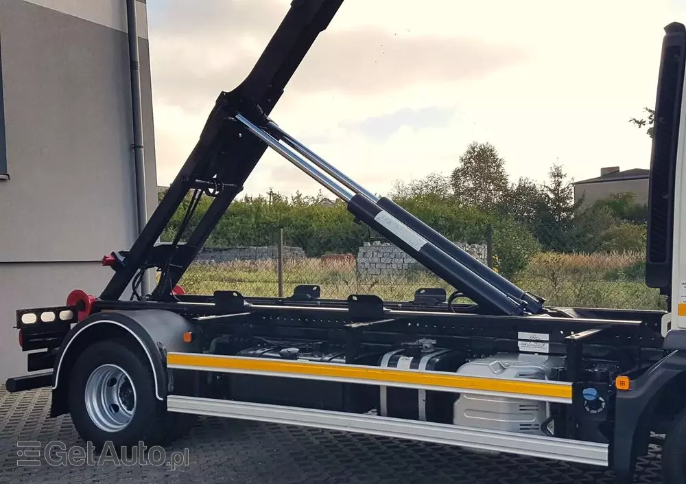 MAN TGL 12.220 HAKOWIEC 4x2 KLIMA 