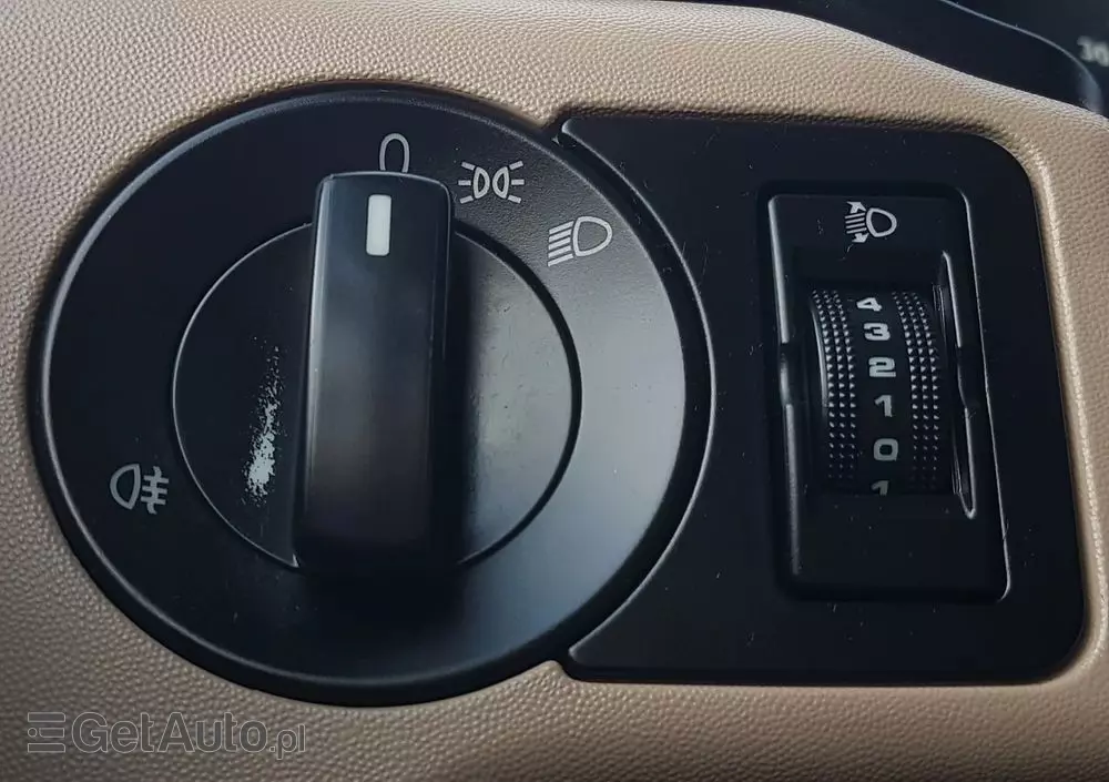 MAN TGL 12.220 HAKOWIEC 4x2 KLIMA 