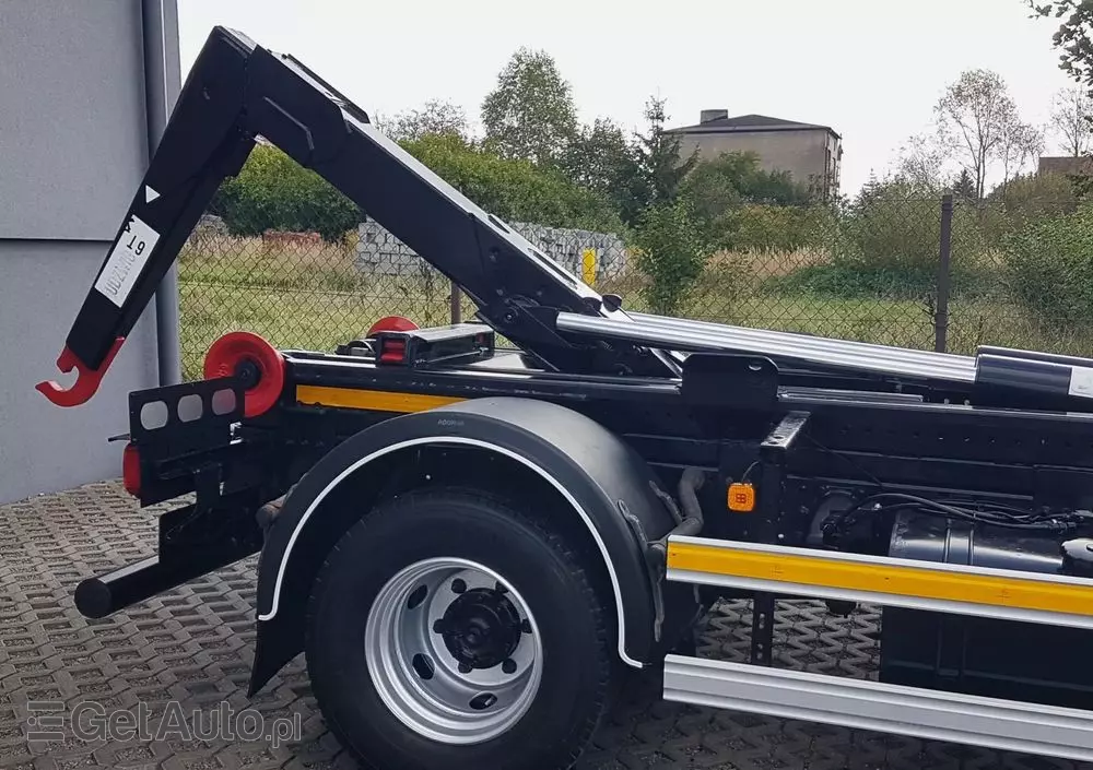 MAN TGL 12.220 HAKOWIEC 4x2 KLIMA 