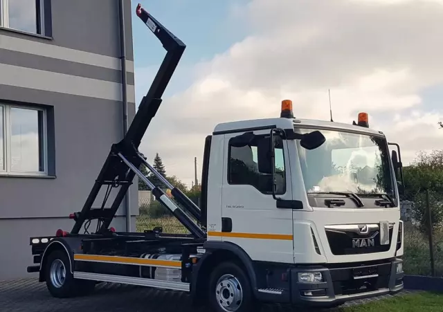 MAN TGL 12.220 HAKOWIEC 4x2 KLIMA 