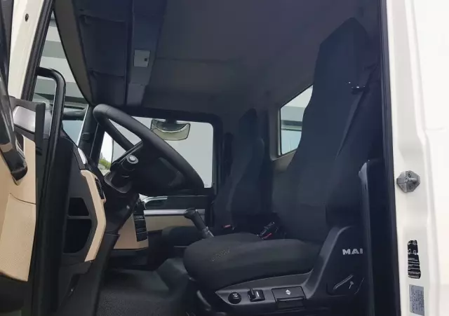 MAN TGL 12.220 HAKOWIEC 4x2 KLIMA 