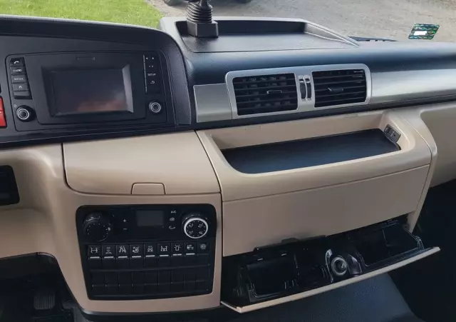 MAN TGL 12.220 HAKOWIEC 4x2 KLIMA 