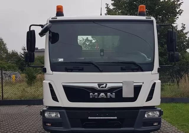 MAN TGL 12.220 HAKOWIEC 4x2 KLIMA 