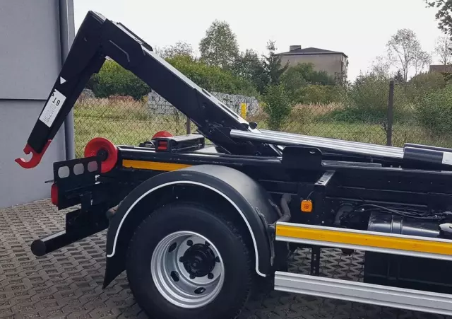 MAN TGL 12.220 HAKOWIEC 4x2 KLIMA 