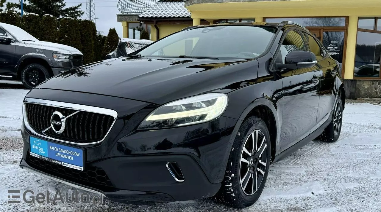 VOLVO V40 Cross Country D3 Drive-E Momentum