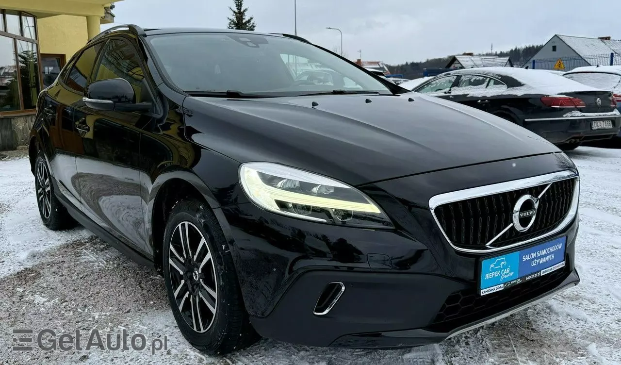 VOLVO V40 Cross Country D3 Drive-E Momentum
