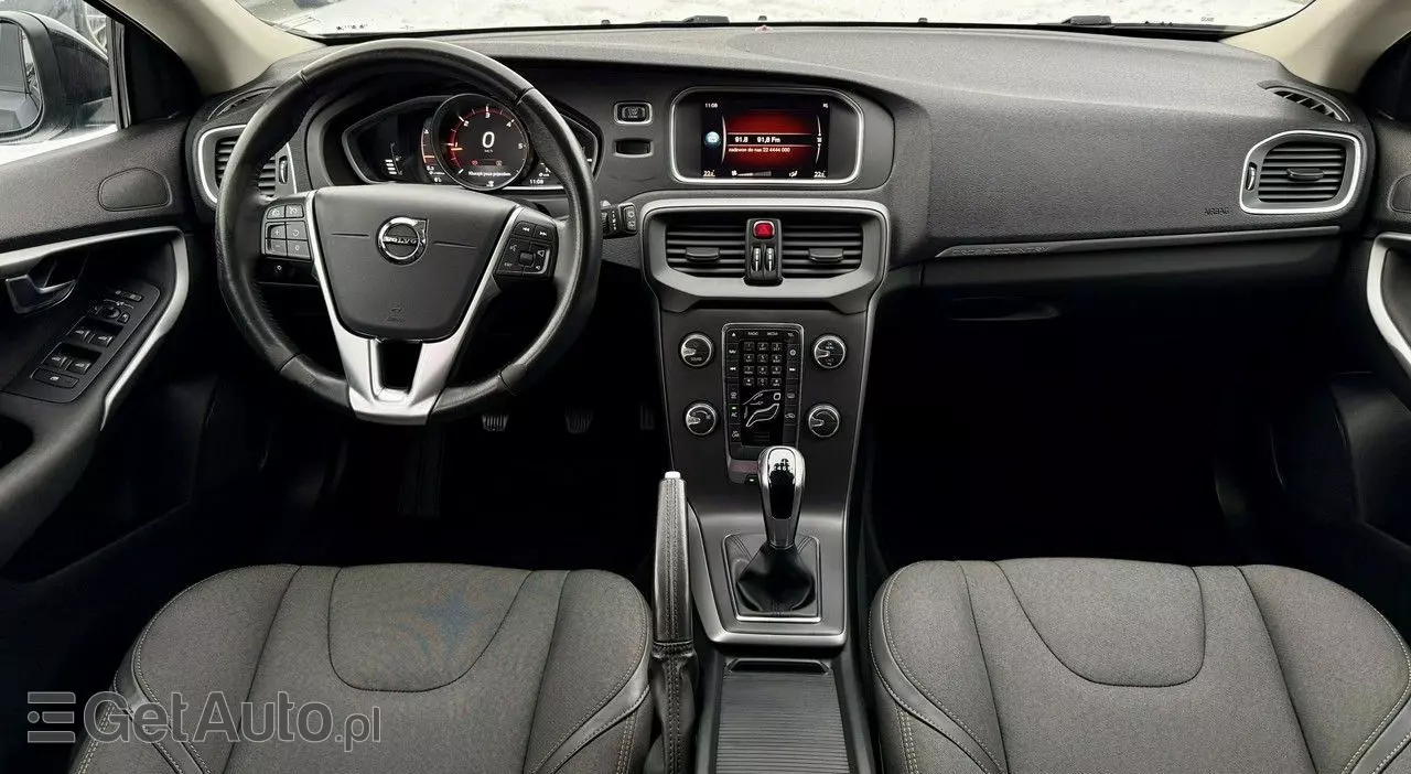 VOLVO V40 Cross Country D3 Drive-E Momentum