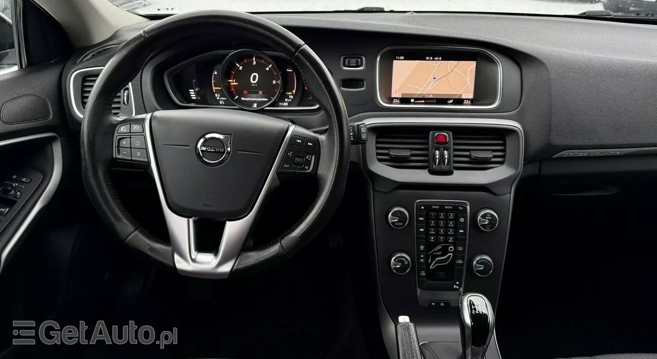 VOLVO V40 Cross Country D3 Drive-E Momentum
