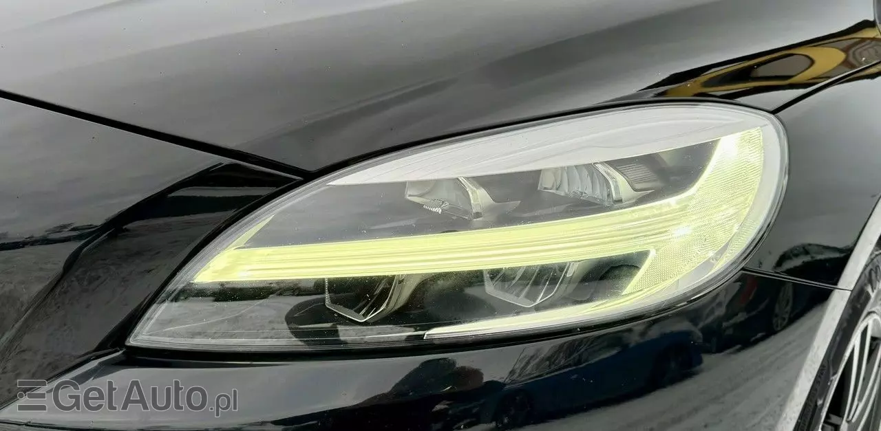 VOLVO V40 Cross Country D3 Drive-E Momentum