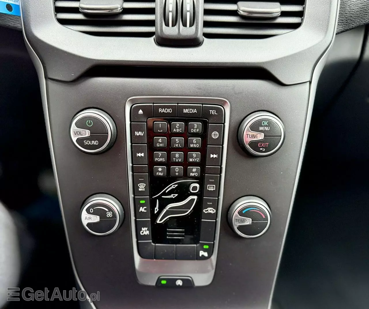 VOLVO V40 Cross Country D3 Drive-E Momentum