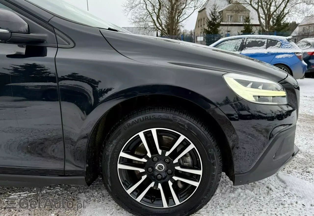 VOLVO V40 Cross Country D3 Drive-E Momentum