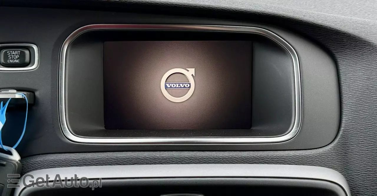 VOLVO V40 Cross Country D3 Drive-E Momentum