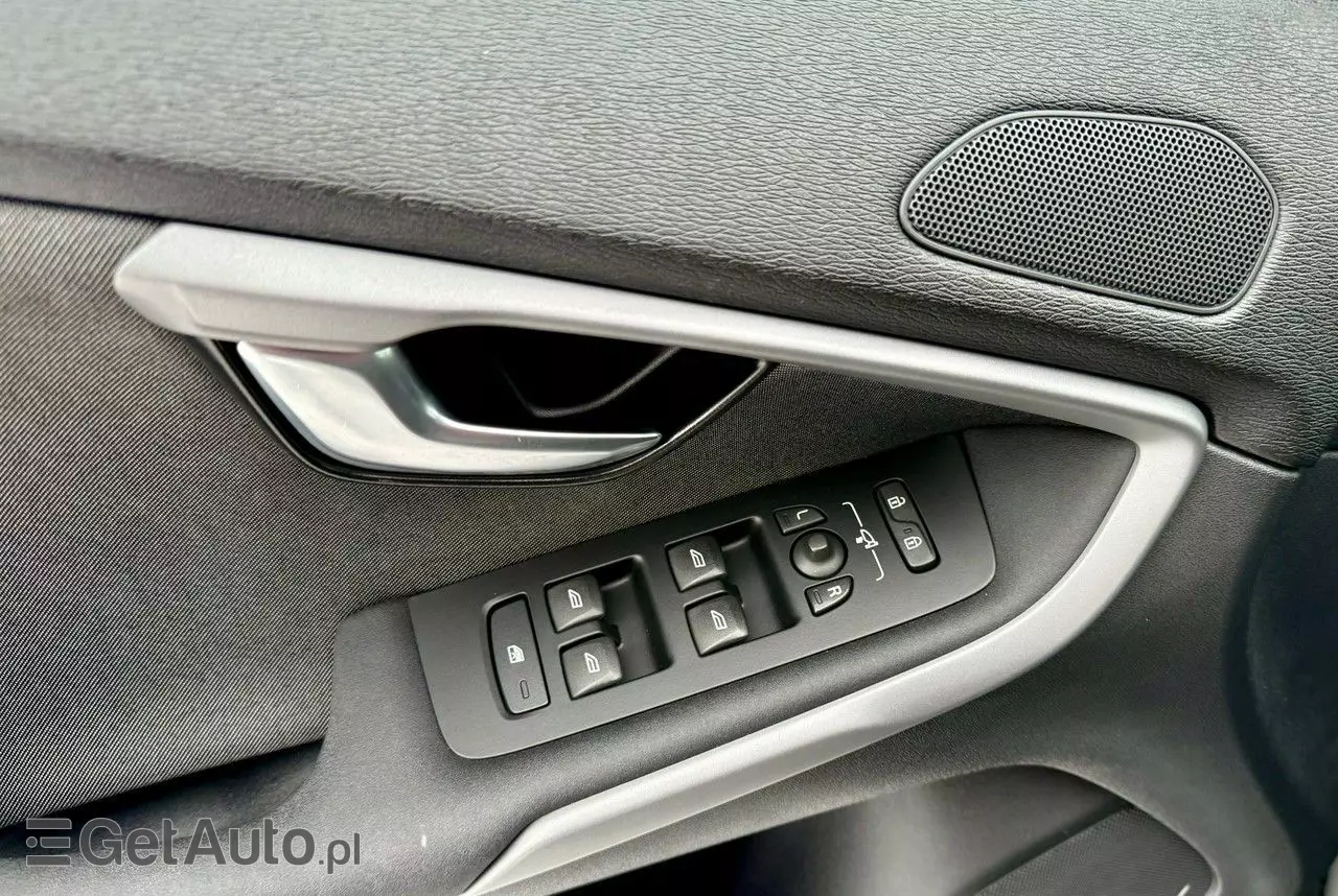 VOLVO V40 Cross Country D3 Drive-E Momentum