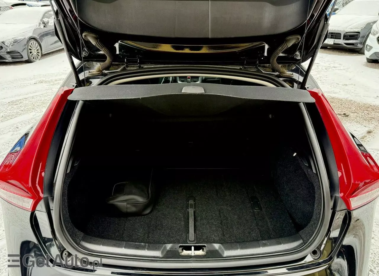 VOLVO V40 Cross Country D3 Drive-E Momentum