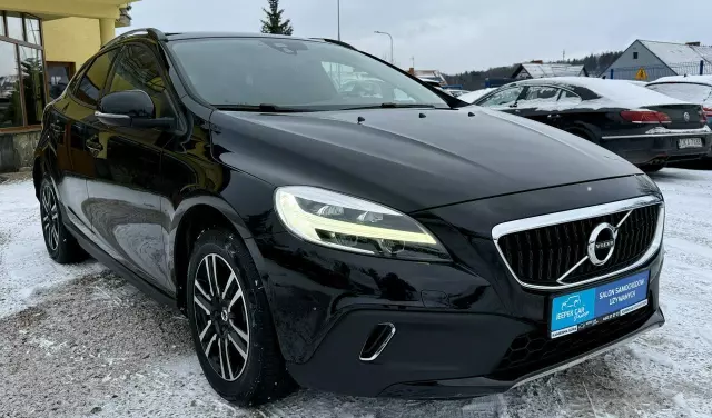 VOLVO V40 Cross Country D3 Drive-E Momentum