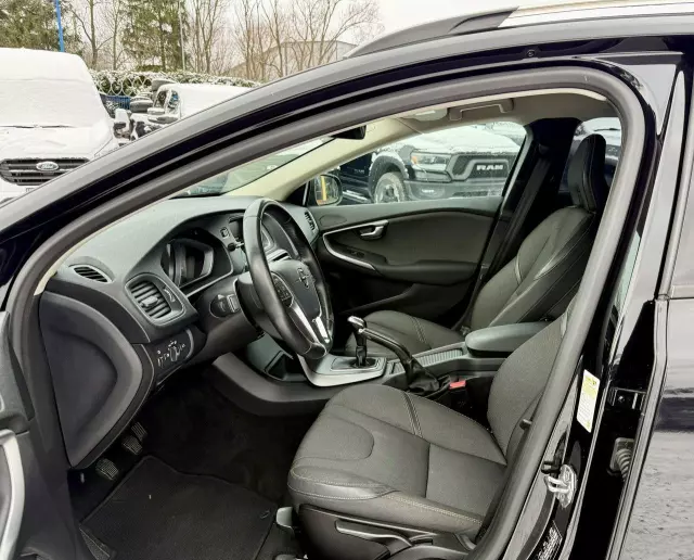 VOLVO V40 Cross Country D3 Drive-E Momentum