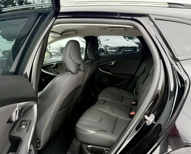 VOLVO V40 Cross Country D3 Drive-E Momentum