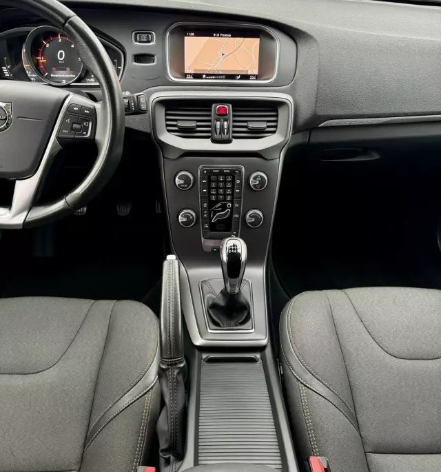 VOLVO V40 Cross Country D3 Drive-E Momentum