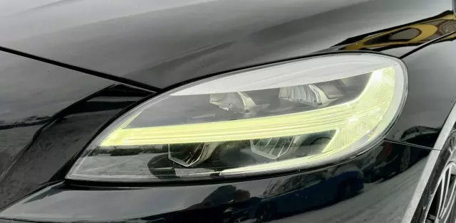 VOLVO V40 Cross Country D3 Drive-E Momentum