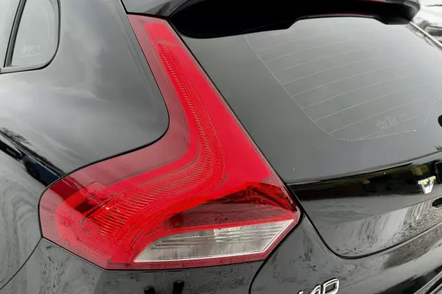 VOLVO V40 Cross Country D3 Drive-E Momentum
