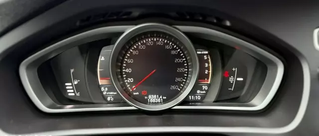 VOLVO V40 Cross Country D3 Drive-E Momentum