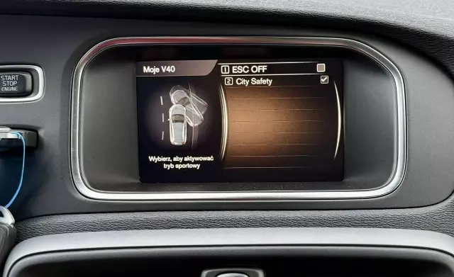 VOLVO V40 Cross Country D3 Drive-E Momentum