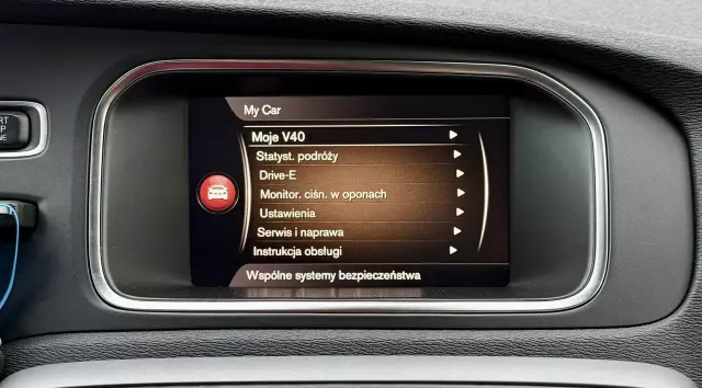 VOLVO V40 Cross Country D3 Drive-E Momentum