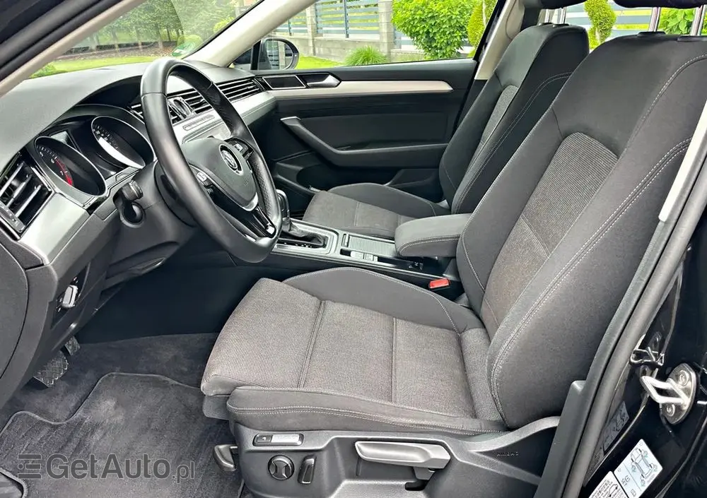 VOLKSWAGEN Passat Variant 1.5 TSI OPF DSG Comfortline